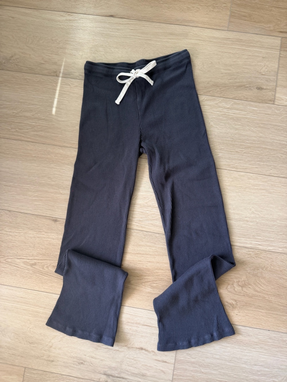 Monrow Ribbed Drawstring Pant - Charcoal Gray Size Large - Picture 2 of 4